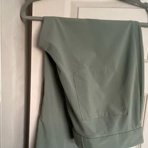 Athleta wide leg crop, zip up trouser style, pockets from and back.